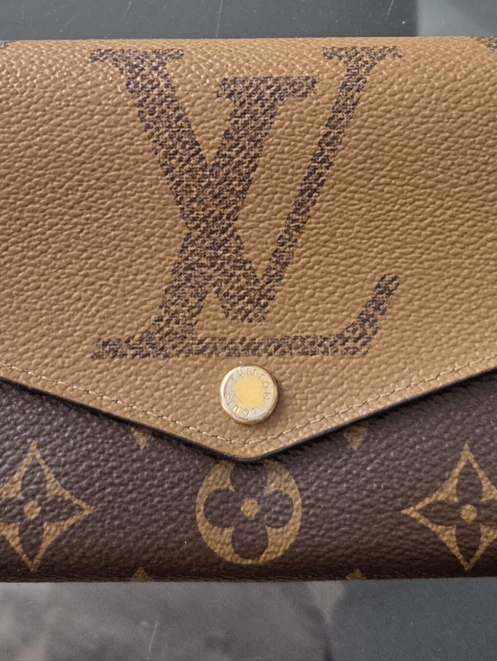 Louis Vuitton Wallet - Giant